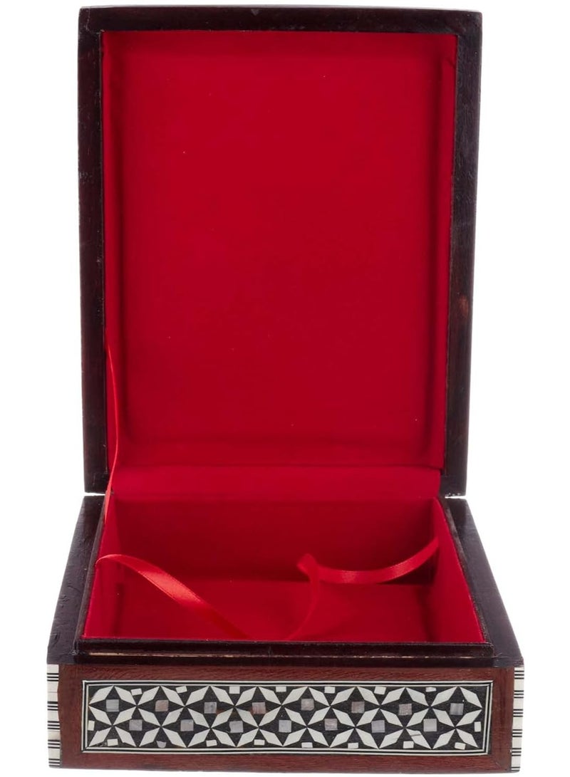 صندوق مصحف مع ترصيع صدف البحر - صندوق خشبي متعدد الألوان مصمم لحماية وتكريم القرآن الكريم، يتميز بزخرفة صدف طبيعي معقد لعرض مقدس من جازيل - Image 3